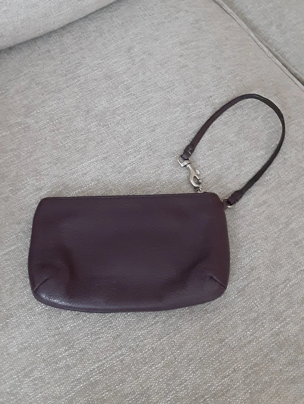 Coach size maroon